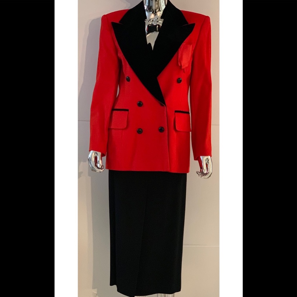 “HOST PICK” Vintage Escada Red Jacket wit Black Velvet Collar